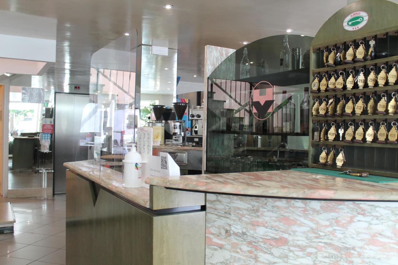 Hotel Vernel Rimini Ngoại thất bức ảnh