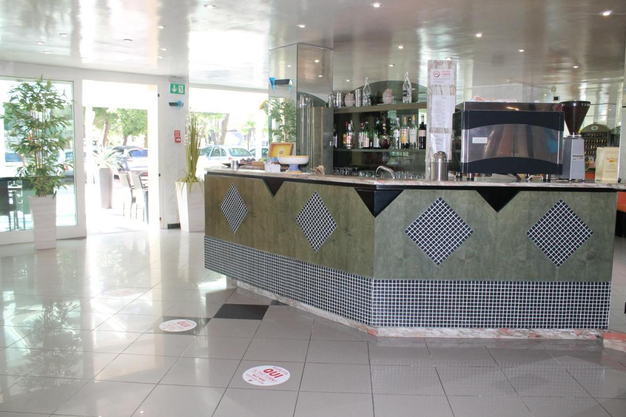 Hotel Vernel Rimini Ngoại thất bức ảnh