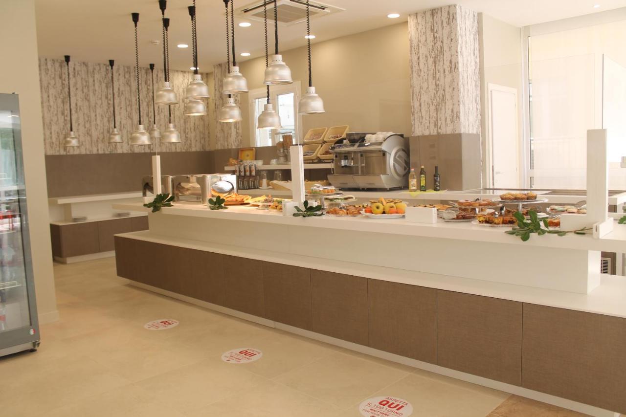 Hotel Vernel Rimini Ngoại thất bức ảnh
