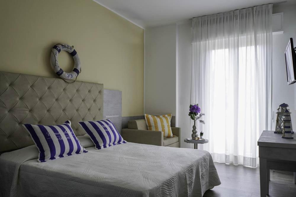 Hotel Vernel Rimini Ngoại thất bức ảnh