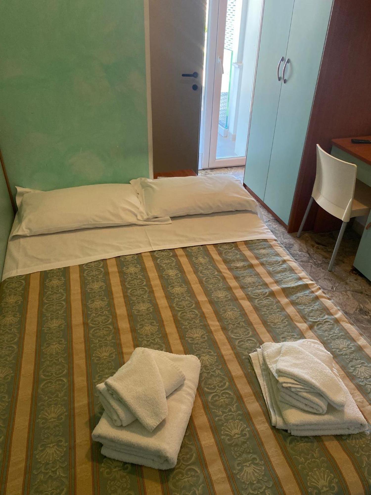 Hotel Vernel Rimini Ngoại thất bức ảnh