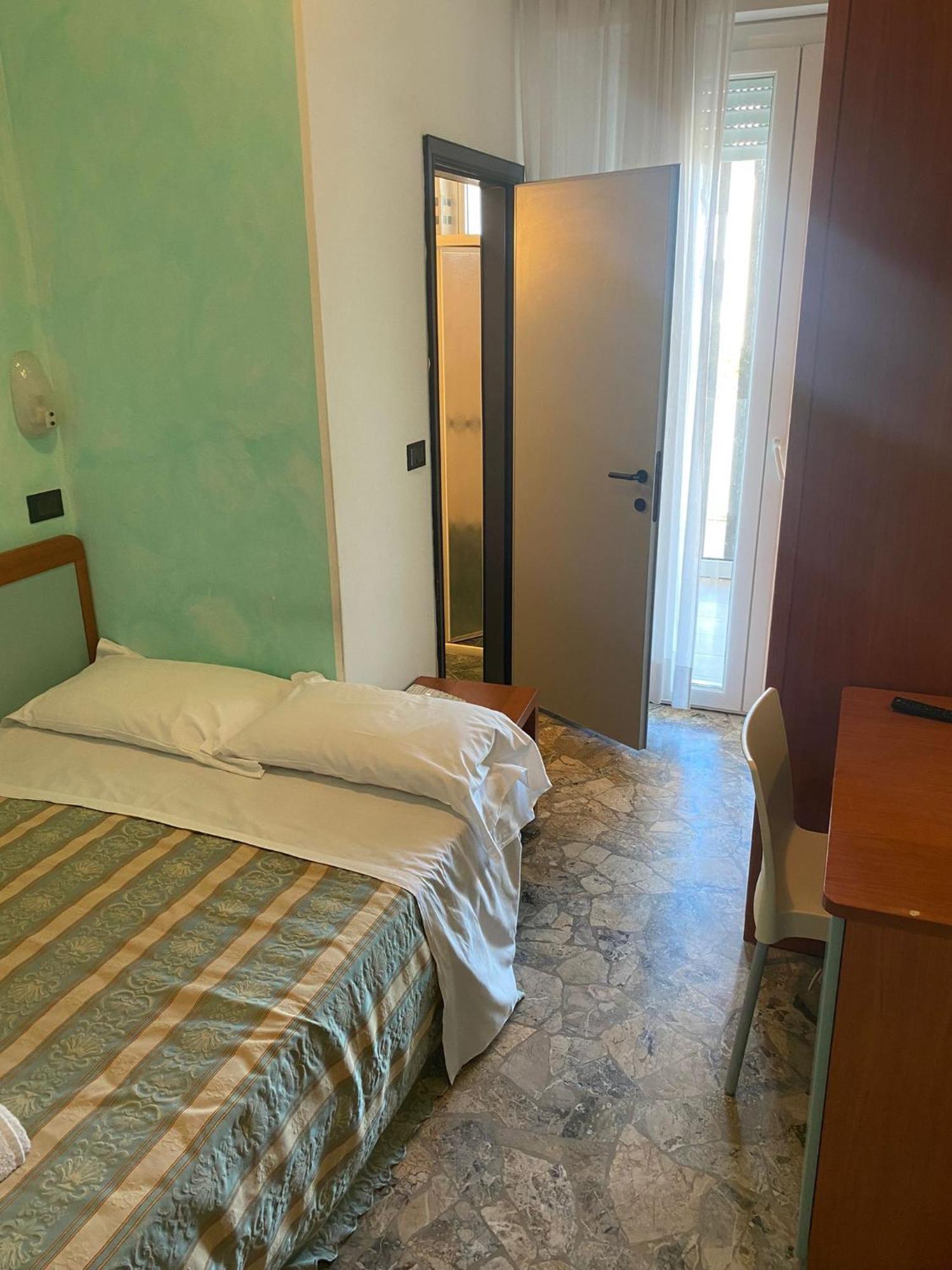 Hotel Vernel Rimini Ngoại thất bức ảnh