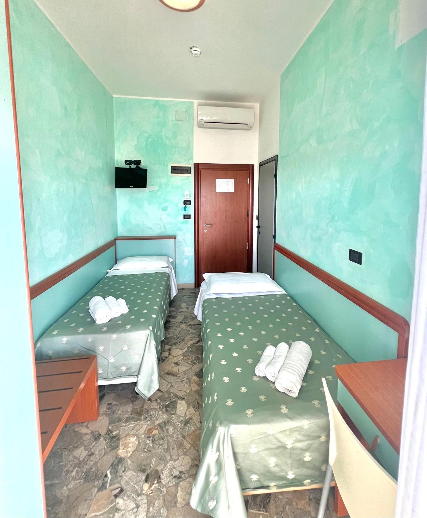 Hotel Vernel Rimini Ngoại thất bức ảnh