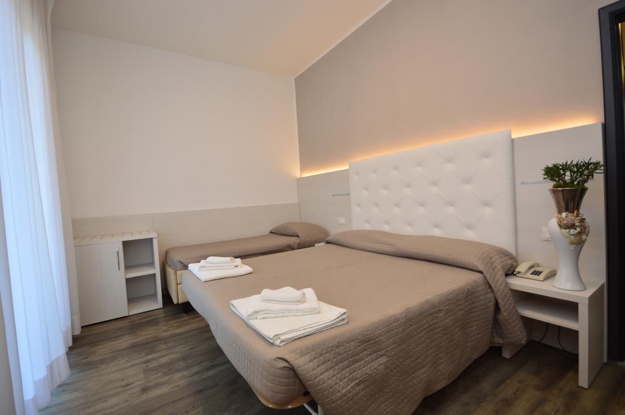 Hotel Vernel Rimini Ngoại thất bức ảnh