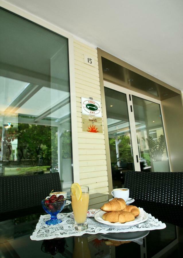 Hotel Vernel Rimini Ngoại thất bức ảnh