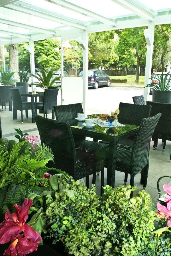 Hotel Vernel Rimini Ngoại thất bức ảnh