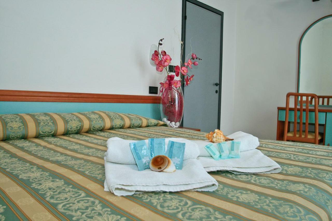Hotel Vernel Rimini Ngoại thất bức ảnh