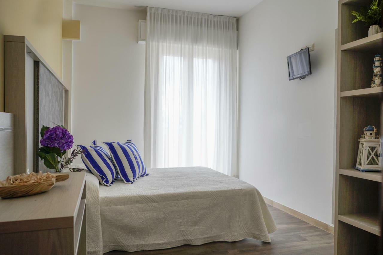 Hotel Vernel Rimini Ngoại thất bức ảnh