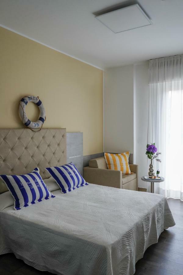 Hotel Vernel Rimini Ngoại thất bức ảnh